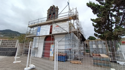 Inicio de la restauración de la cubierta de la ermita, junio 2023